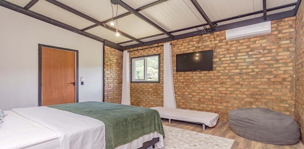1 bedroom, WiFi, bed sheets