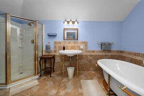 Hair dryer - Harstad Suite at Elkader JailHouse Inn (Elkader)