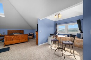 Interior - Elkader Jailhouse Inn (Elkader)