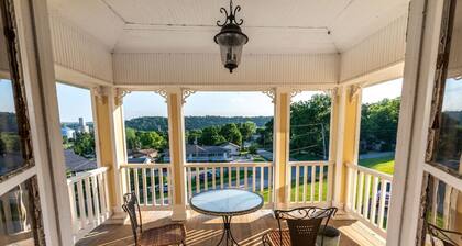 Botanical Suite at Elkader JailHouse Inn