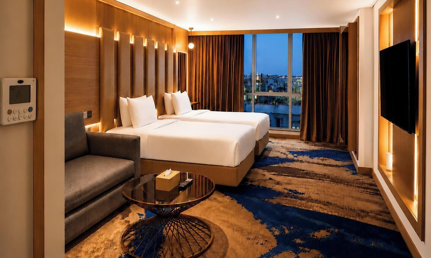 Deluxe Queen Suite | Roupas de cama premium, edredons de pluma, frigobar, cofres nos quartos
