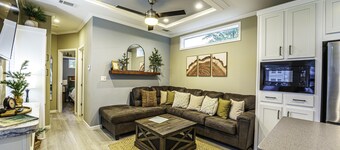 1 Bed/1 Bath - Pet Friendly, Sleeps 4 - 1 Bed/1 Bath - Sleeps up to 4, Pets Welcome with Registration