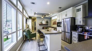 Lave-vaisselle, cafetiĂšre/bouilloire