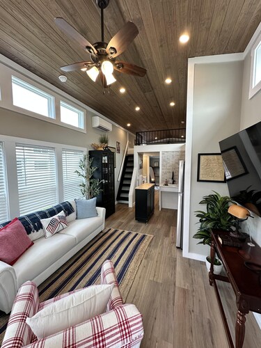 ADA 1 Bed/1 Bath w/ Loft - Pet Friendly, Sleeps 4 - ADA-Accessible, Sleeps 4 - Pet Friendly with Registration