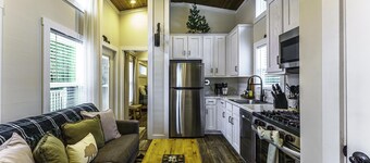 2 Bed/1 Bath - No Pets, Sleeps 4 - Sleeps 4 - NOT Pet Friendly