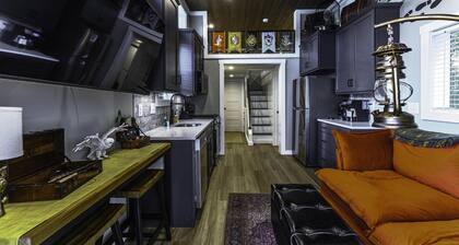 1 Bed/1 Bath Bunkhouse w/Loft + Outdoor Kitchen, Sleeps 6 - Sleeps up to 6, Pet Friendly with Registration