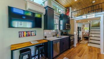 Lave-vaisselle, cafetiĂšre/bouilloire