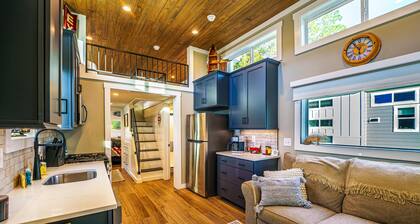 1 Bed/1 Bath Bunkhouse w/ Loft - Pet Friendly, Sleeps 6 - Sleeps up to 6, Pet Friendly with Registration