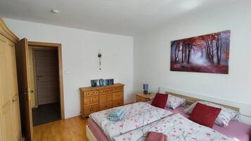 2 Schlafzimmer, Internetzugang, Bettwäsche