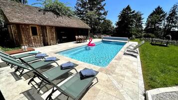 Piscine extérieure, piscine chauffée