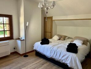 7 chambres, fer et planche à repasser, lit parapluie, Wi-Fi gratuit