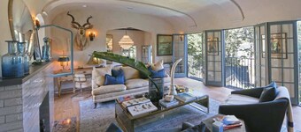 Luxury Villa + Secret Garden + Pool + Dogs OK