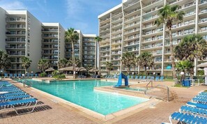 Pool - 2-bedroom beachfront condo in perfect South Padre Island (South Padre Island)