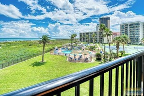 Property grounds - 2-bedroom beachfront condo in perfect South Padre Island (South Padre Island)