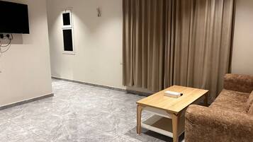 Apartment, 2 Bedrooms, Non Smoking | Living area