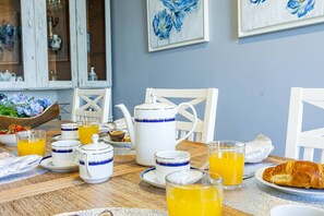 Dining - Casa da Fonte by Your Key (Ribeira Brava)