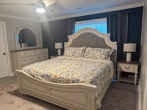 3 bedrooms, desk, iron/ironing board, free WiFi