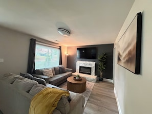 Smart TV, fireplace, table tennis, printers - Modern High Point Retreat - Private Gym, Game Room, Fire Pit, Fenced Yard (High Point)