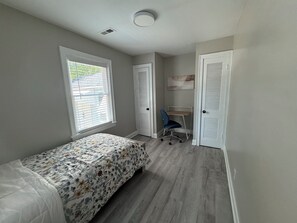 3 bedrooms, desk, iron/ironing board, free WiFi