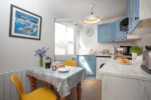 Microwave, oven, dishwasher, coffee/tea maker - Orchard Cottage - One Bedroom Apartment, Sleeps 2 (Sidmouth)