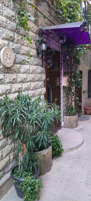 Property entrance -  Retro Silent Boutique Hotel (Baku)