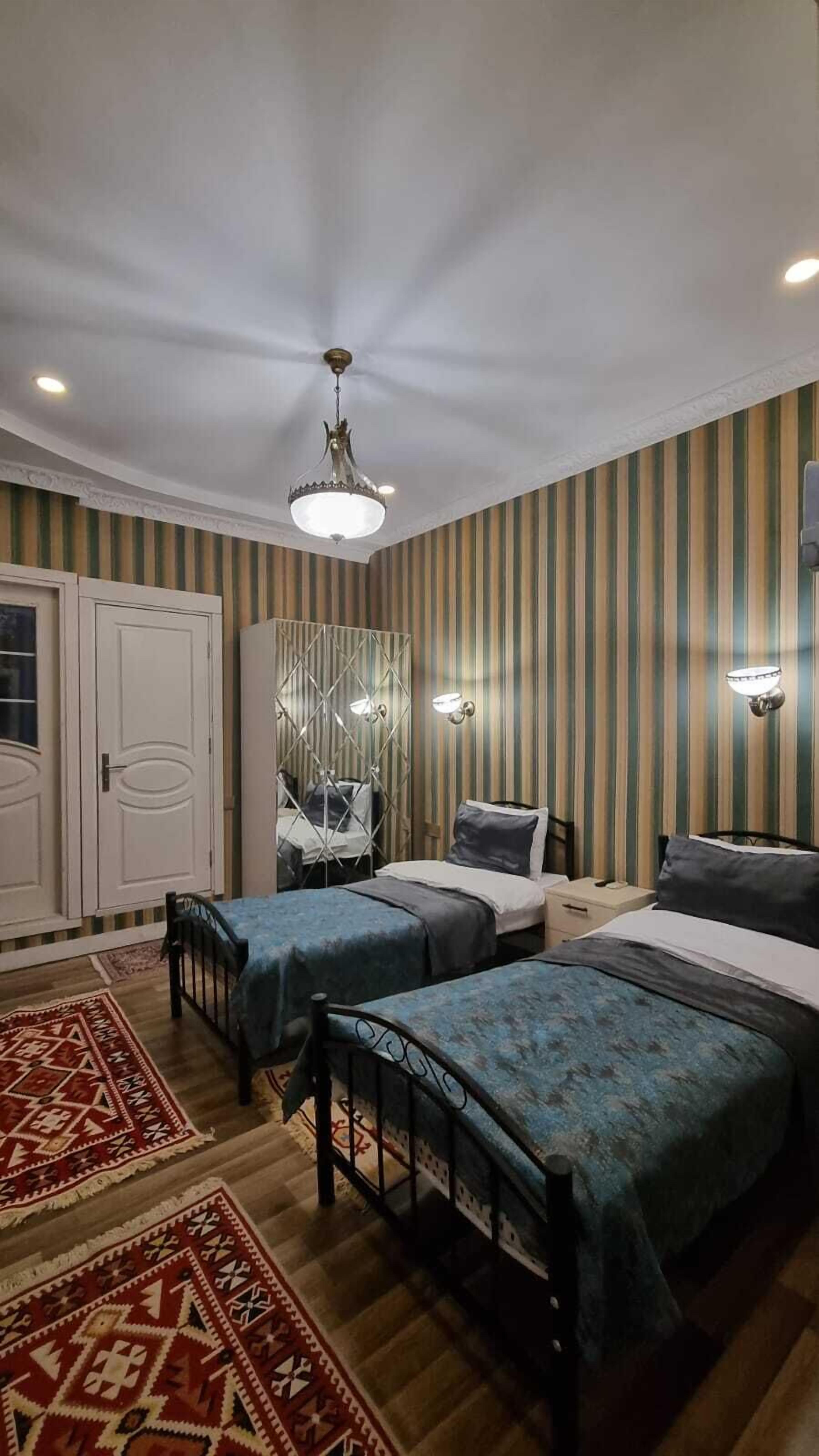 Superior Twin Room, Balcony, City View | Wardrobe