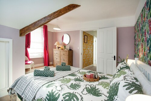 The Roost - Two Bedroom Apartment, Sleeps 3