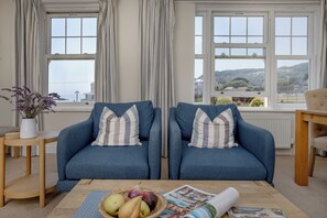 Smart TV - Bay View - Two Bedroom Apartment, Sleeps 4 (Sidmouth)