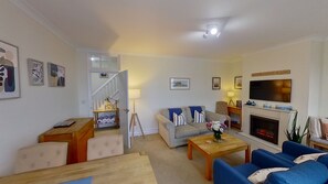 Smart TV - Bay View - Two Bedroom Apartment, Sleeps 4 (Sidmouth)