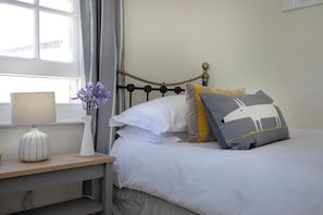Iron/ironing board, Internet, bed sheets - Bay View - Two Bedroom Apartment, Sleeps 4 (Sidmouth)