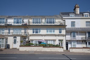 Exterior - Bay View - Two Bedroom Apartment, Sleeps 4 (Sidmouth)
