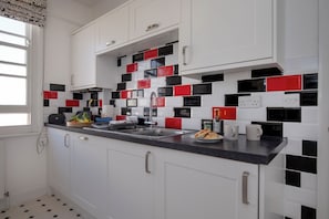 Coffee/tea maker, microwave, oven, dishwasher - Bay View - Two Bedroom Apartment, Sleeps 4 (Sidmouth)