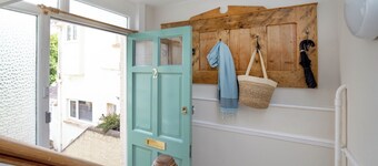 Budleigh Breeze - Three Bedroom Apartment, Sleeps 6