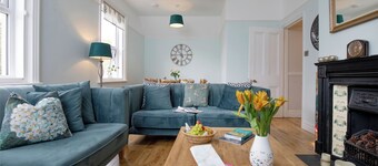 Budleigh Breeze - Three Bedroom Apartment, Sleeps 6