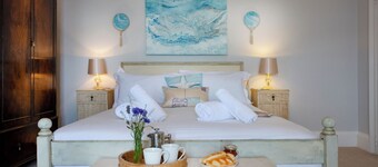 3 Beach House - Three Bedroom Apartment, Sleeps 5