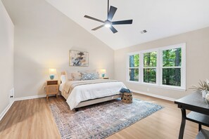 Iron/ironing board, WiFi, bed sheets - Peaceful 4-bedroom house in Cary Near Kokabooth and WakeMed (Cary)