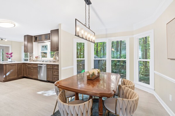 Dining - Peaceful 4-bedroom house in Cary Near Kokabooth and WakeMed (Cary)