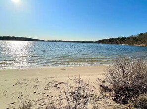 Beach - 2 Bedroom Waterview Cottage w/water activity access out your front door (Dennis)