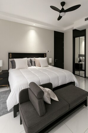 3 chambres, fer et planche à repasser, Wi-Fi, draps fournis