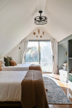 Desk, WiFi, bed sheets - Relax on Alpine – kayak – hot tub (Wautoma)