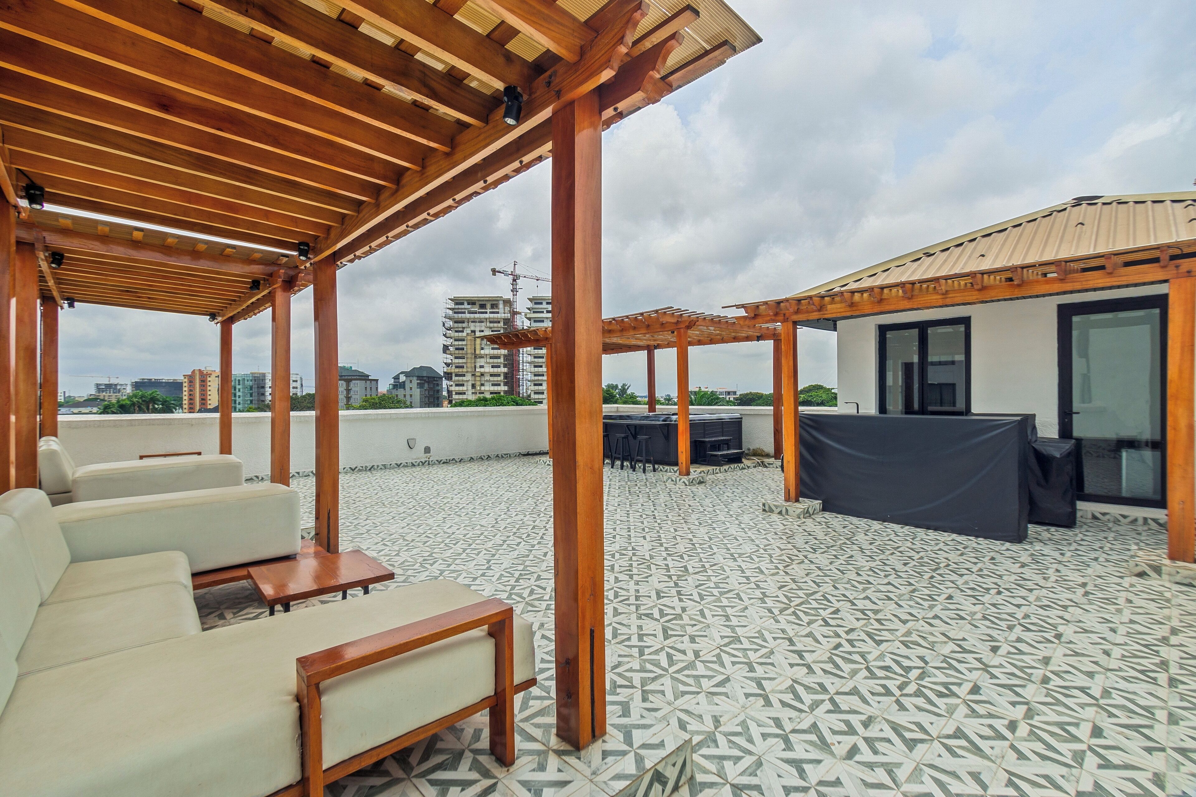 Luxury Apartment, 3 Bedrooms, Balcony, City View | Outdoor dining