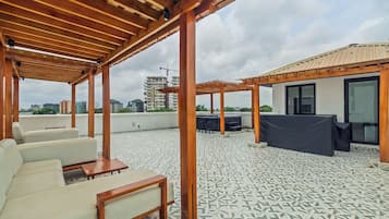 Luxury Apartment, 3 Bedrooms, Balcony, City View | Outdoor dining