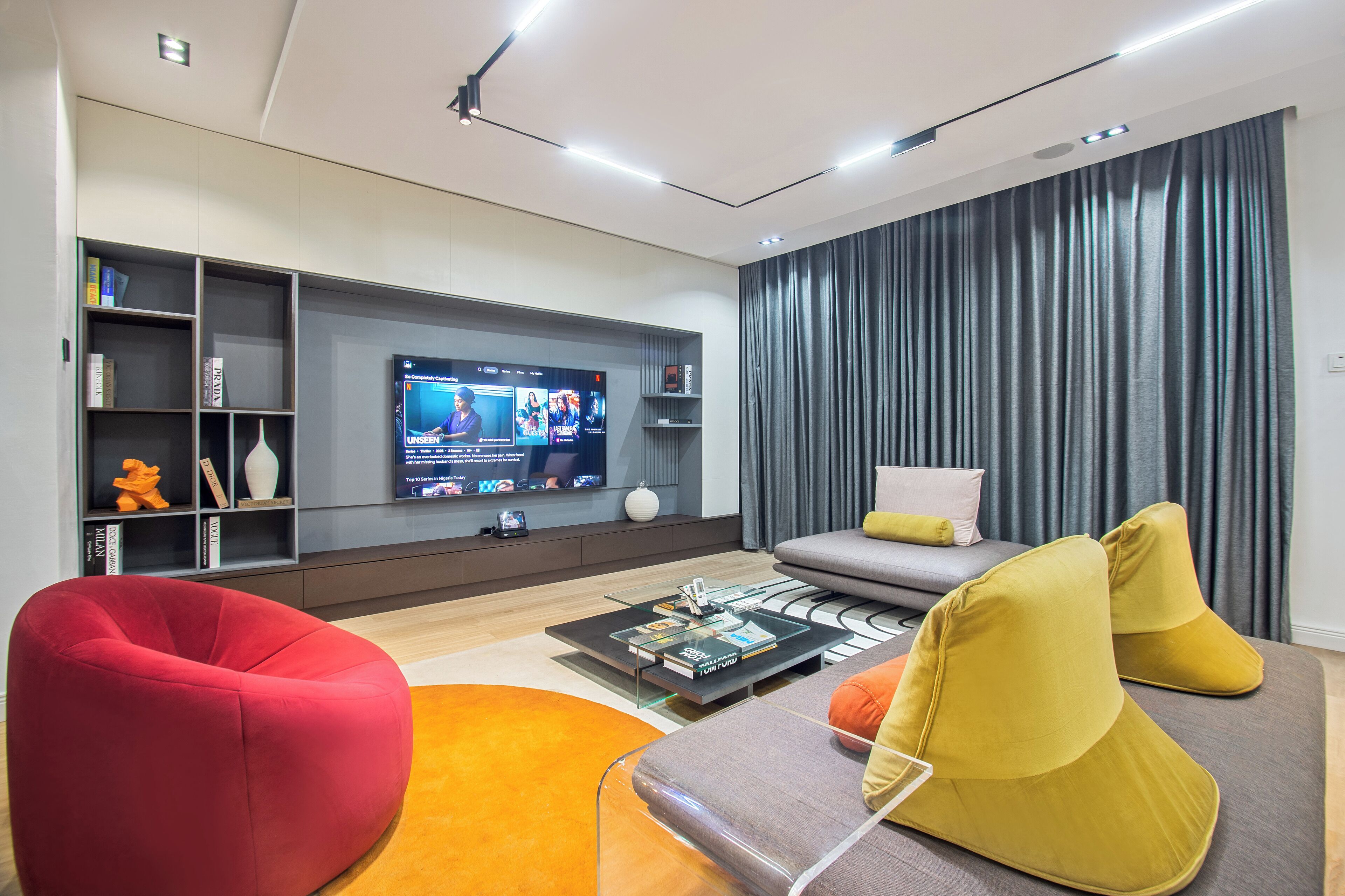 Luxury Apartment, City View | Living area