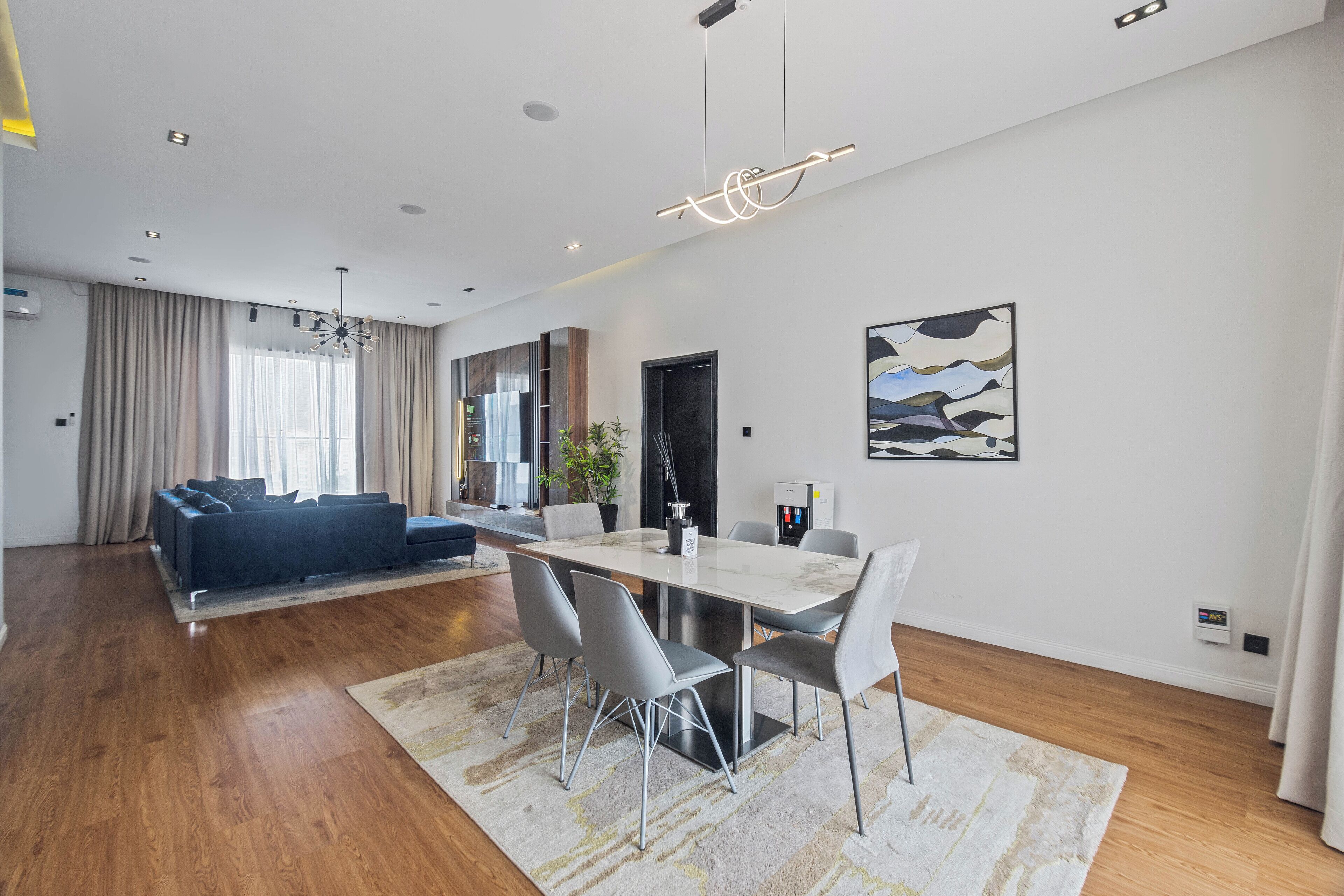 Luxury Apartment, 3 Bedrooms, City View | Interior