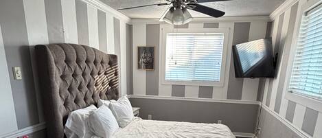 3 bedrooms, iron/ironing board, free WiFi, bed sheets