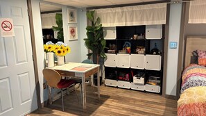 1 bedroom, free WiFi - Cozy 1-bedroom bed & breakfast with fireplace and AC, located in Portsmouth, RI (Portsmouth)