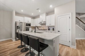 Fridge, microwave, oven, stovetop - Brand New Home on Resort Close To Disney (Kissimmee)