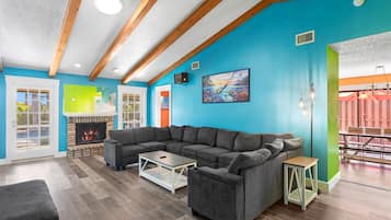 Smart TV, videojuegos y futbolito