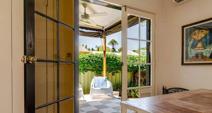 Tompson Cottage | Near CBD, Character & Comfort