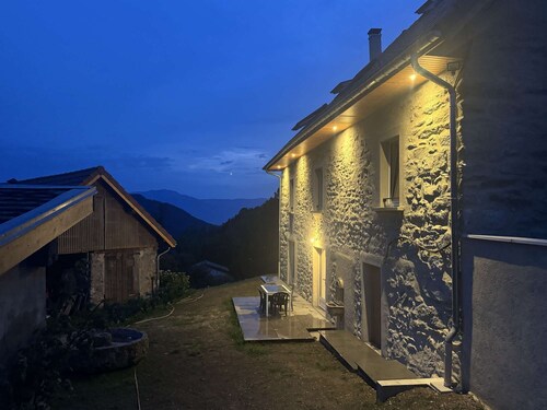 Bienvenue à la Catiche des Loutres, notre maison familiale au coeur de Belledonne.